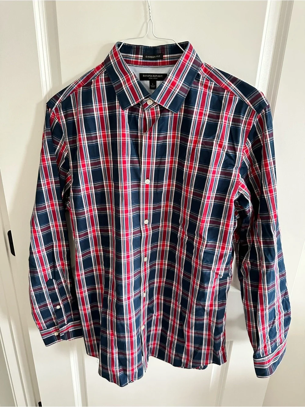 Banana Republic Men's Navy and Red Plaid Button-Down Shirt